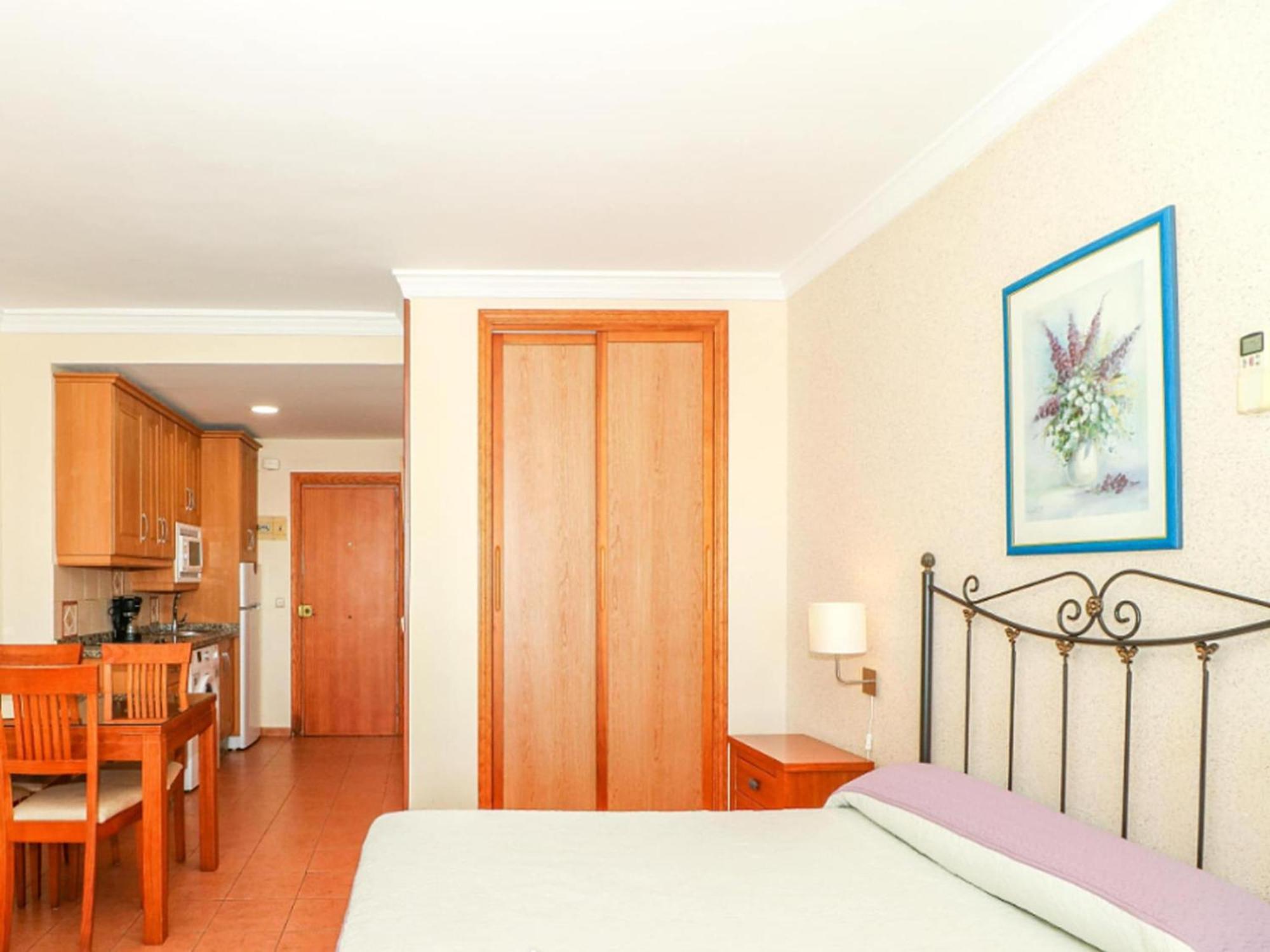 Cosy Apartment In Malaga Near The Sea Exterior photo